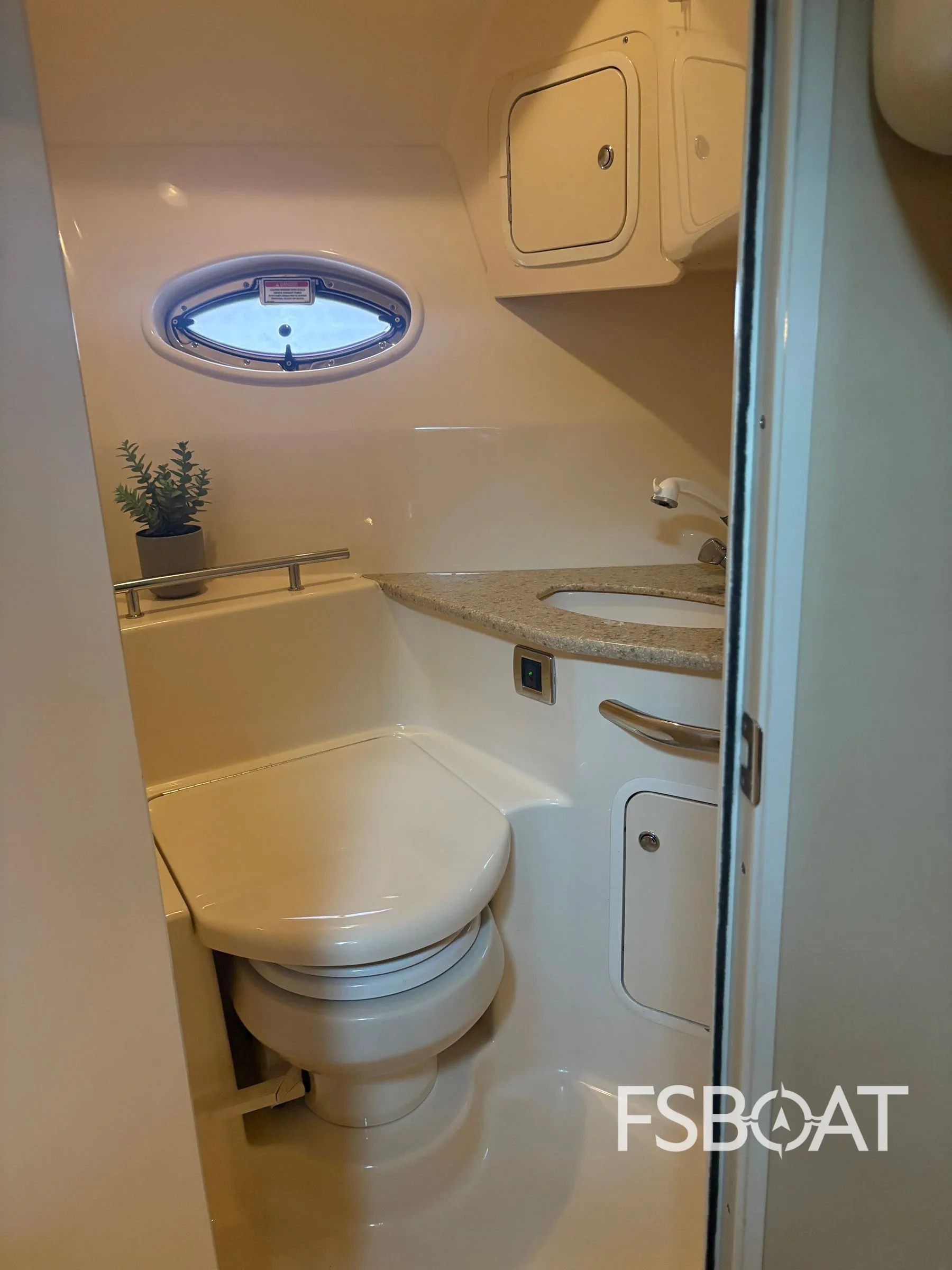 2003 Sea Ray 420 Sundancer - Media 15