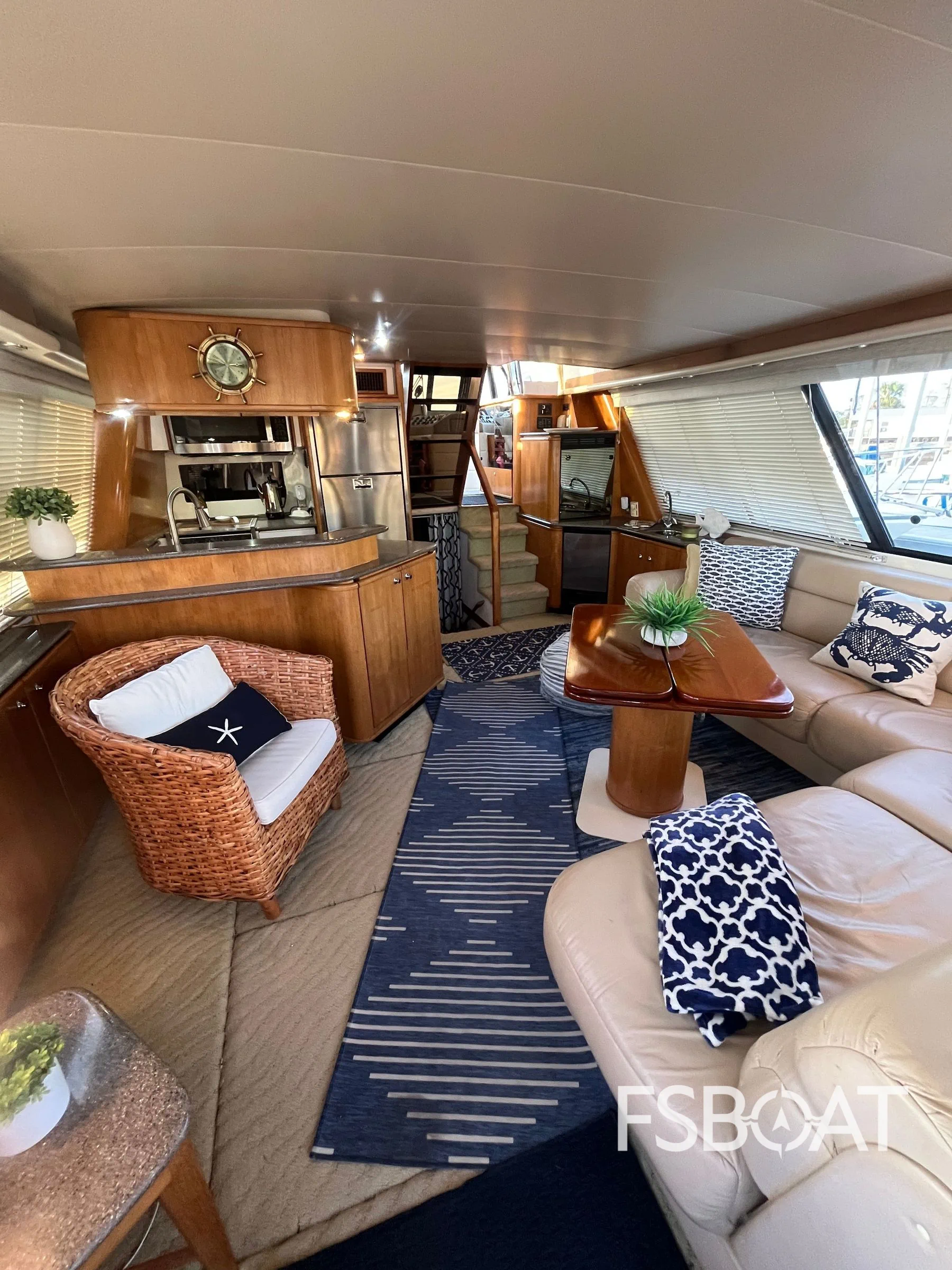 1998 Bayliner 4788 Pilot House Motoryacht - Media 15