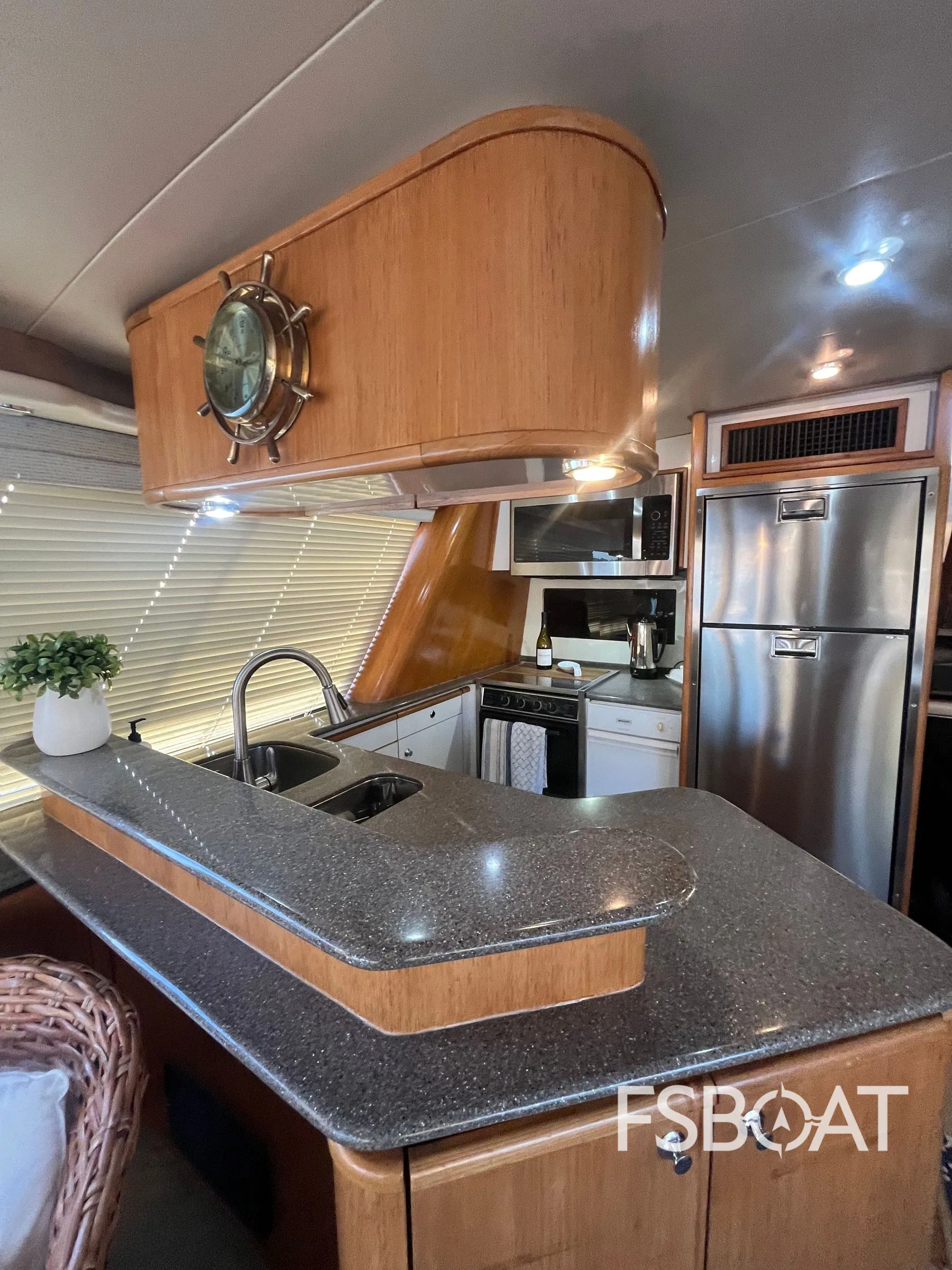 1998 Bayliner 4788 Pilot House Motoryacht - Media 22