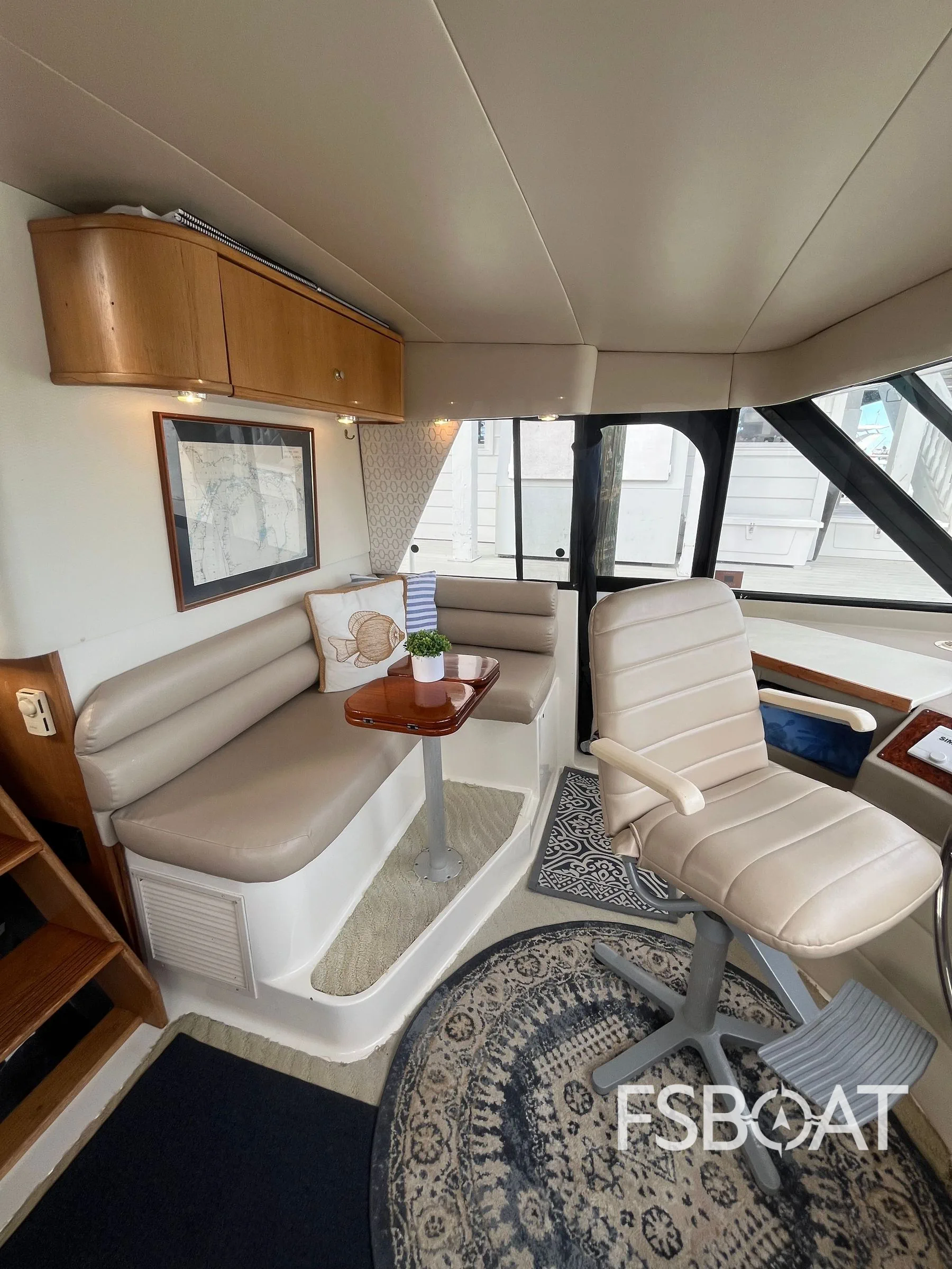 1998 Bayliner 4788 Pilot House Motoryacht - Media 12