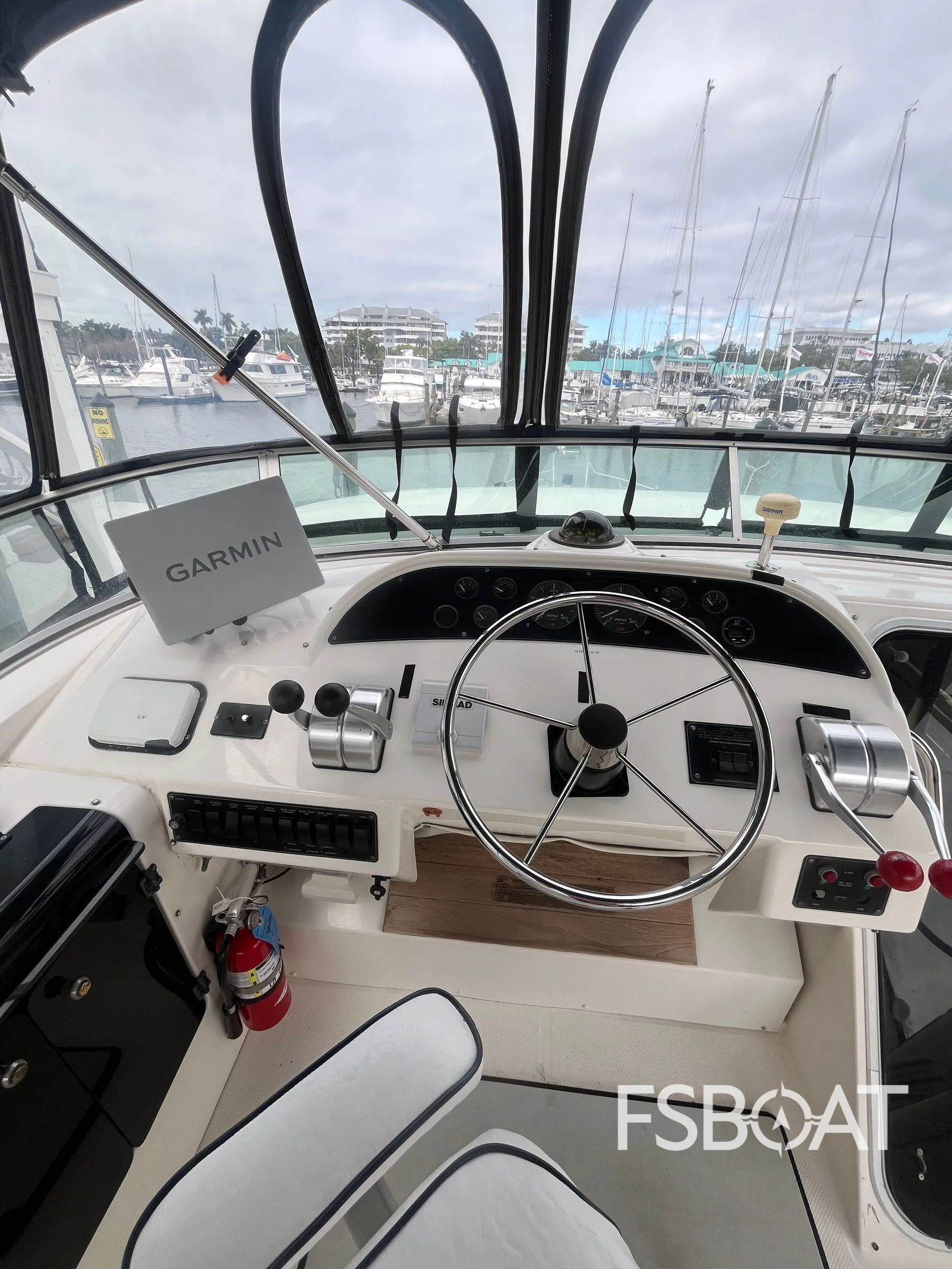 1998 Bayliner 4788 Pilot House Motoryacht - Media 3