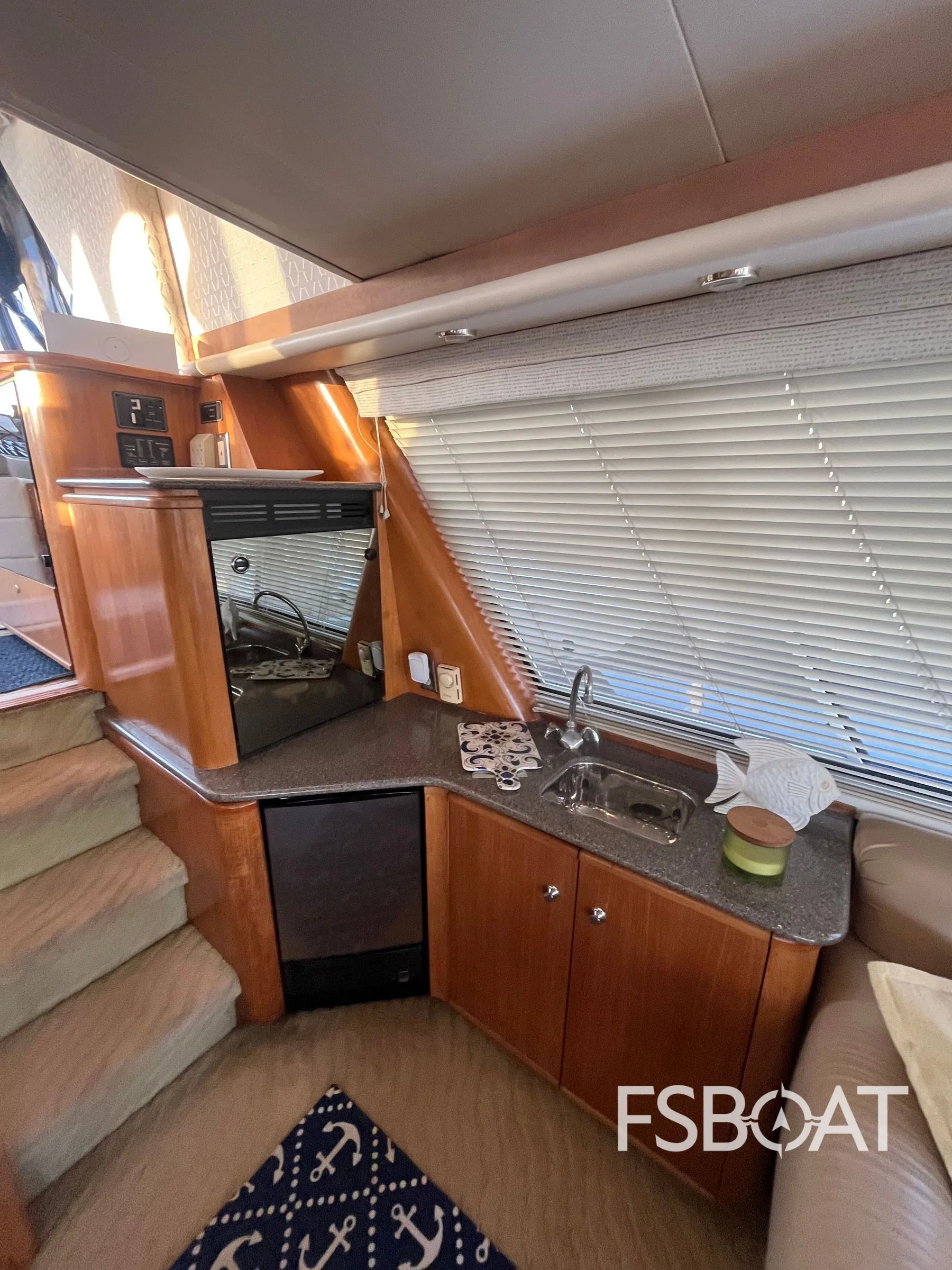 1998 Bayliner 4788 Pilot House Motoryacht - Media 21
