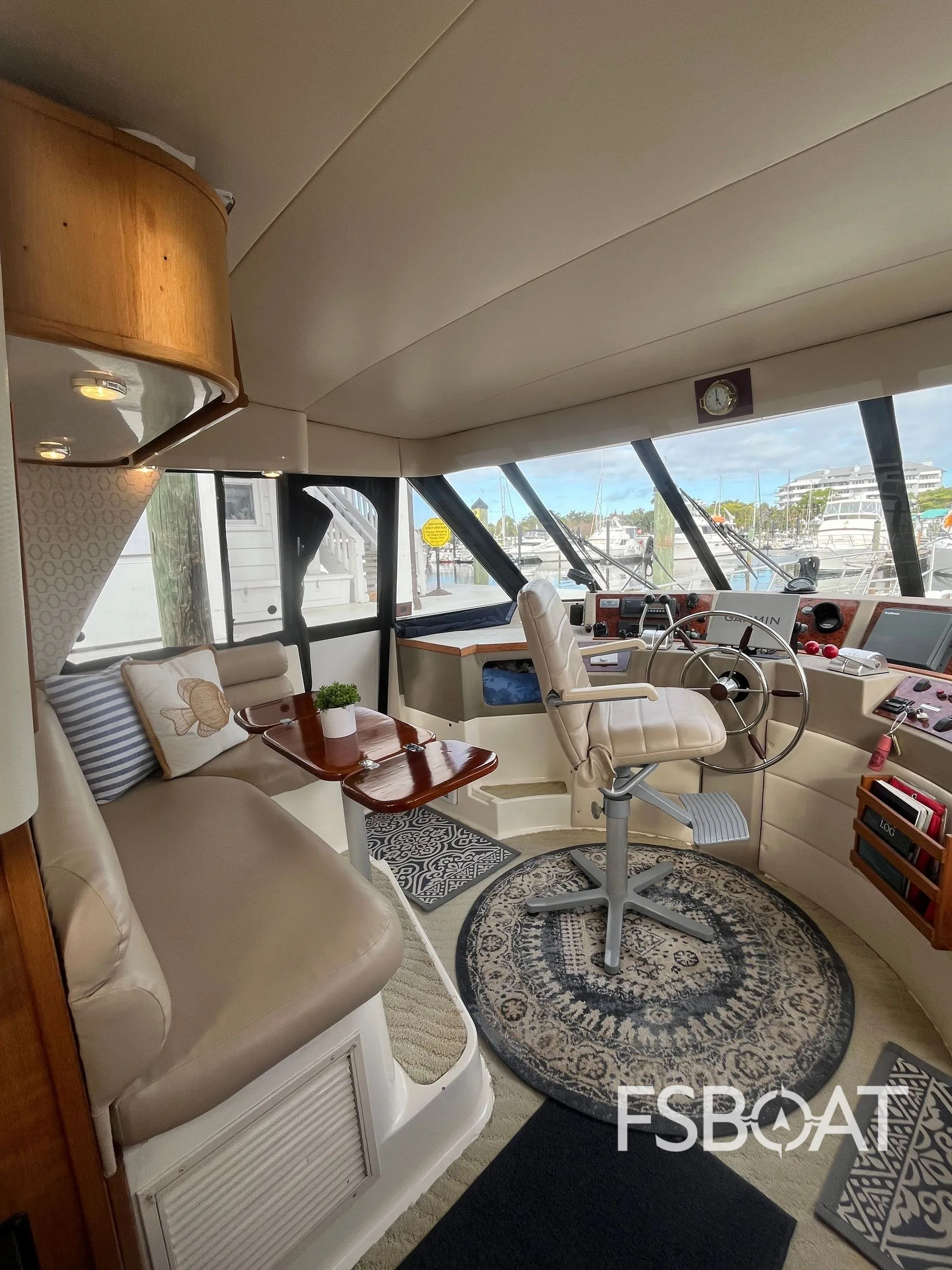 1998 Bayliner 4788 Pilot House Motoryacht - Media 10