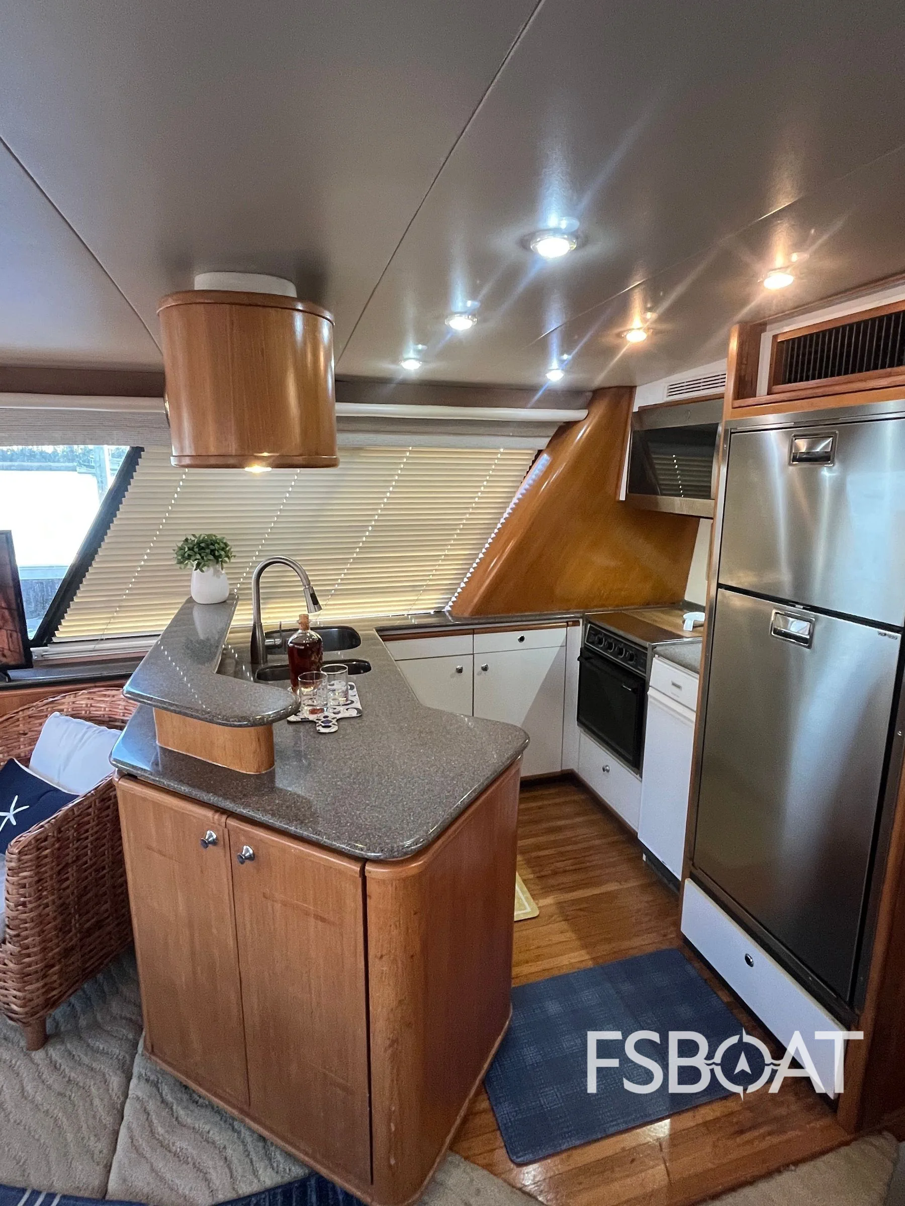 1998 Bayliner 4788 Pilot House Motoryacht - Media 23