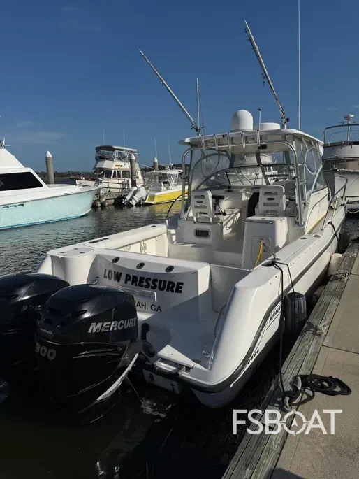 2010 Boston Whaler 305 Conquest