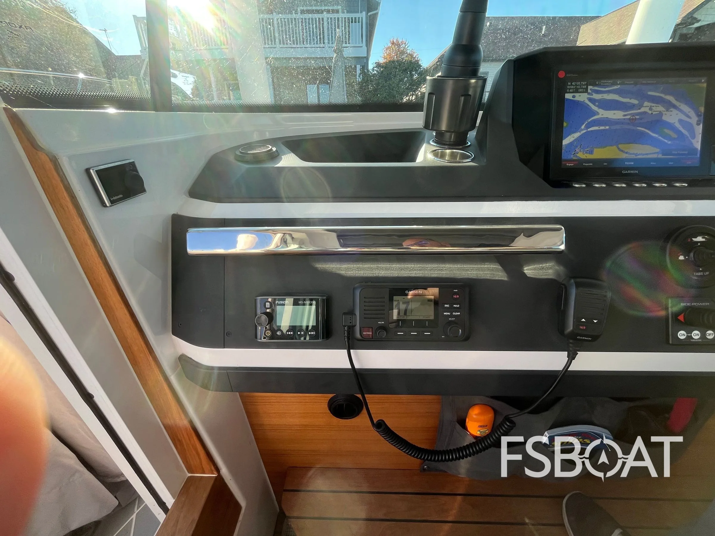 2018 Axopar 28 Cabin - Media 8