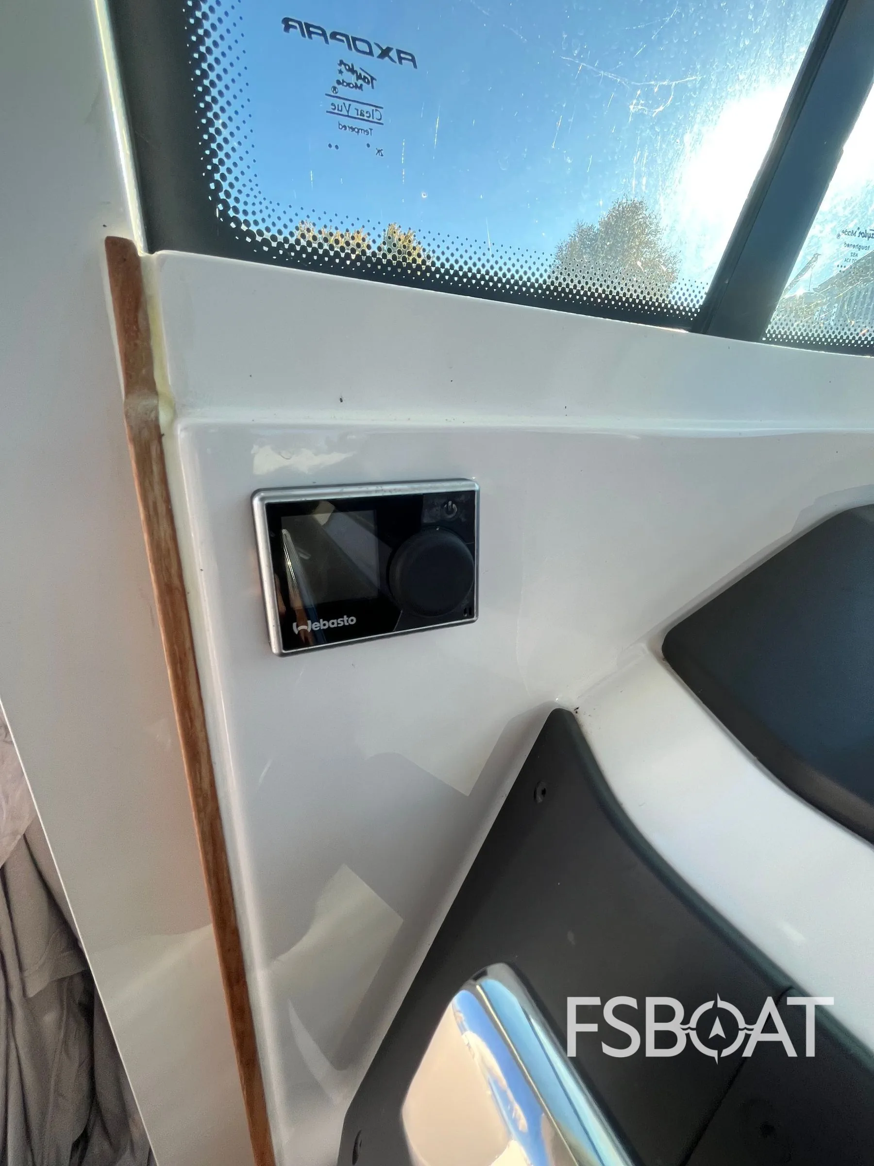 2018 Axopar 28 Cabin - Media 7