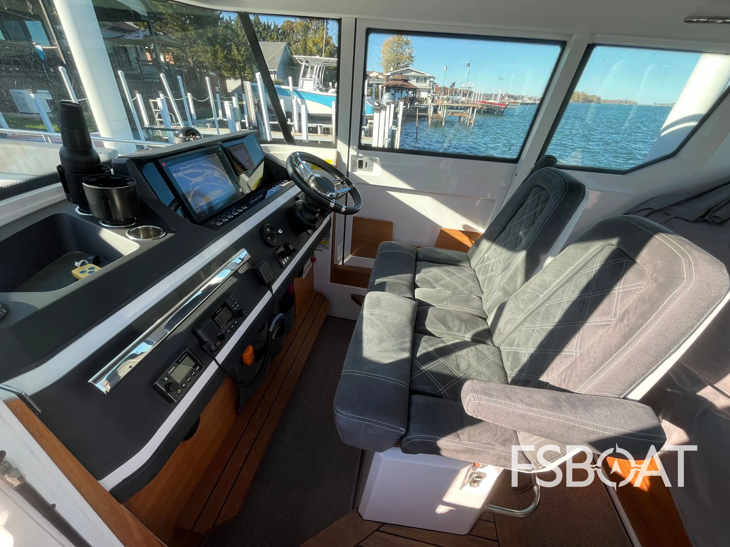 2018 Axopar 28 Cabin - Media 6