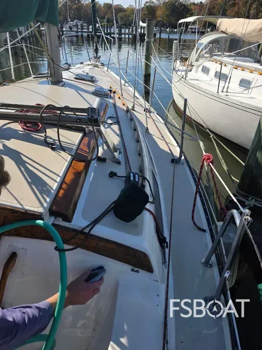 1985 Catalina 30 - Media 19