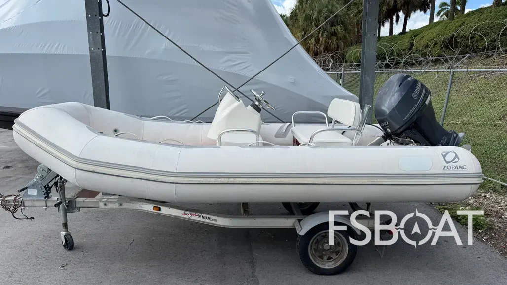 2015 Zodiac Bay Runner 420 - Media 19