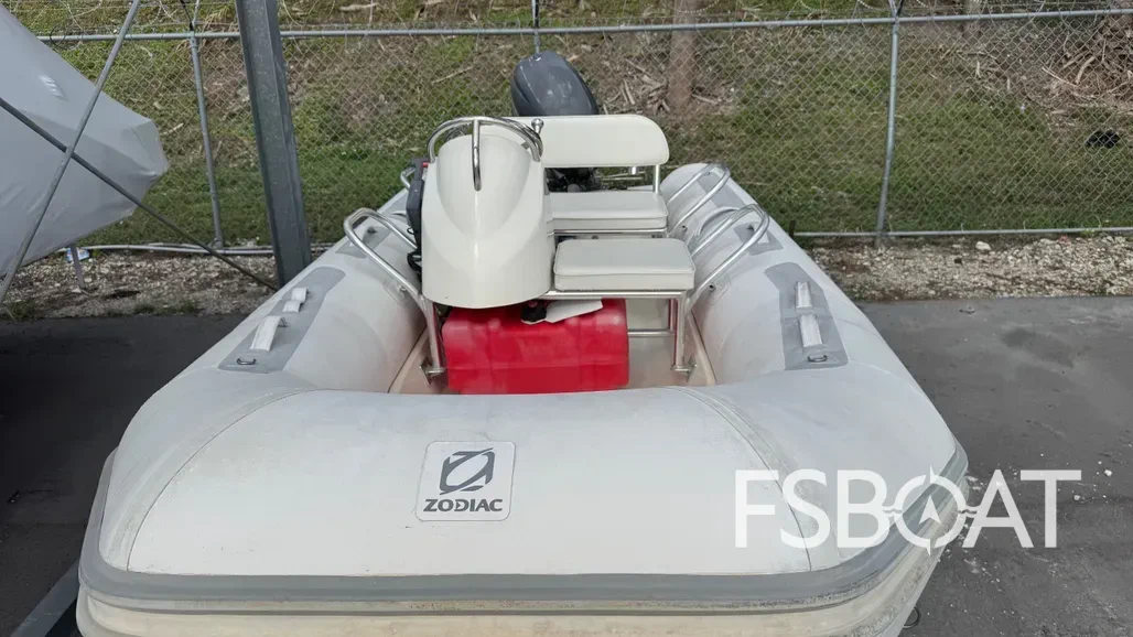 2015 Zodiac Bay Runner 420 - Media 13