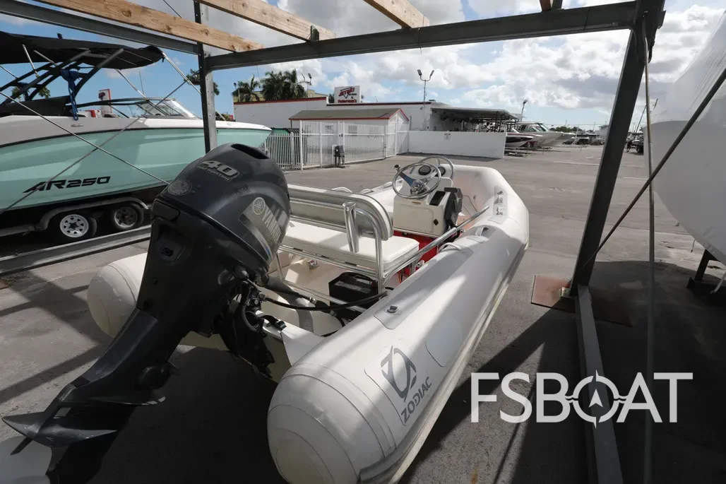 2015 Zodiac Bay Runner 420 - Media 6