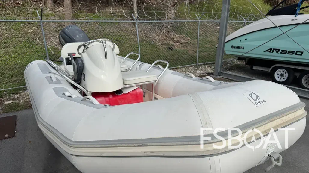 2015 Zodiac Bay Runner 420 - Media 14