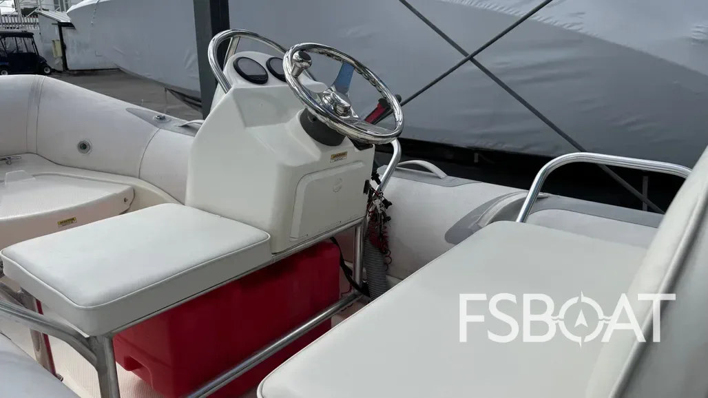 2015 Zodiac Bay Runner 420 - Media 10