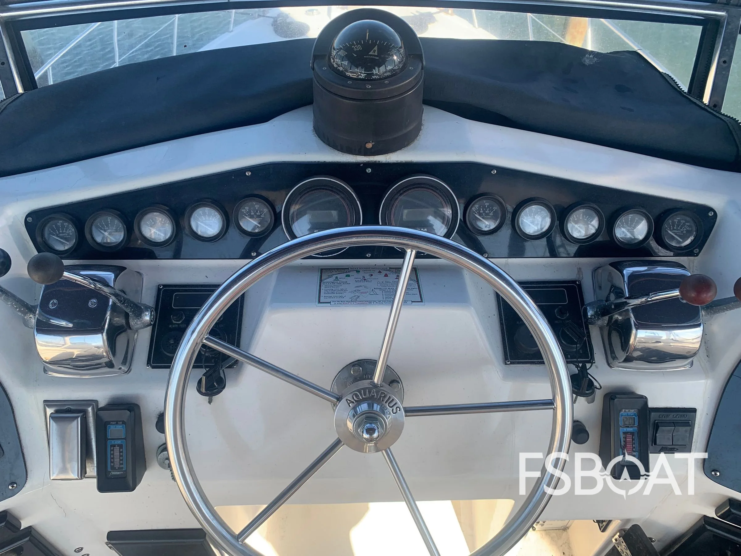 1988 Aquarius M/Y Cruiser - Media 24