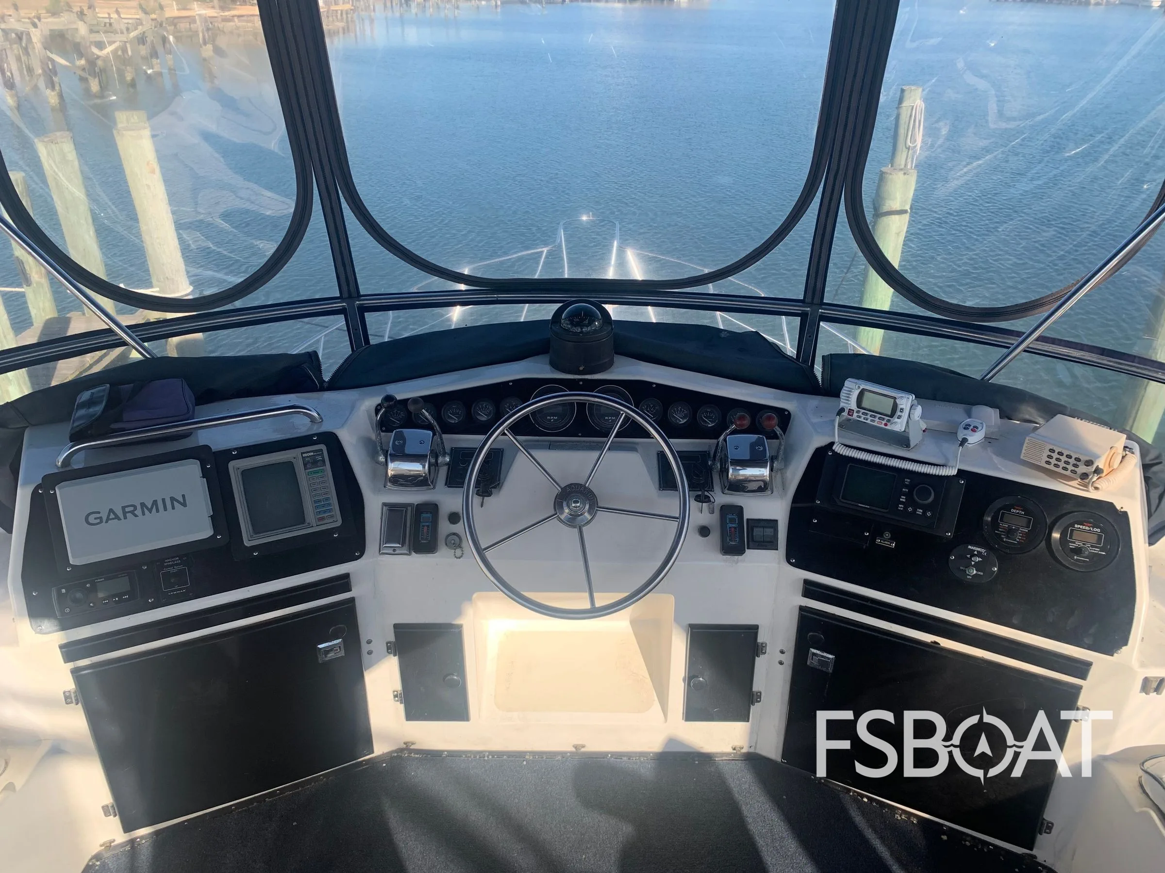 1988 Aquarius M/Y Cruiser - Media 21