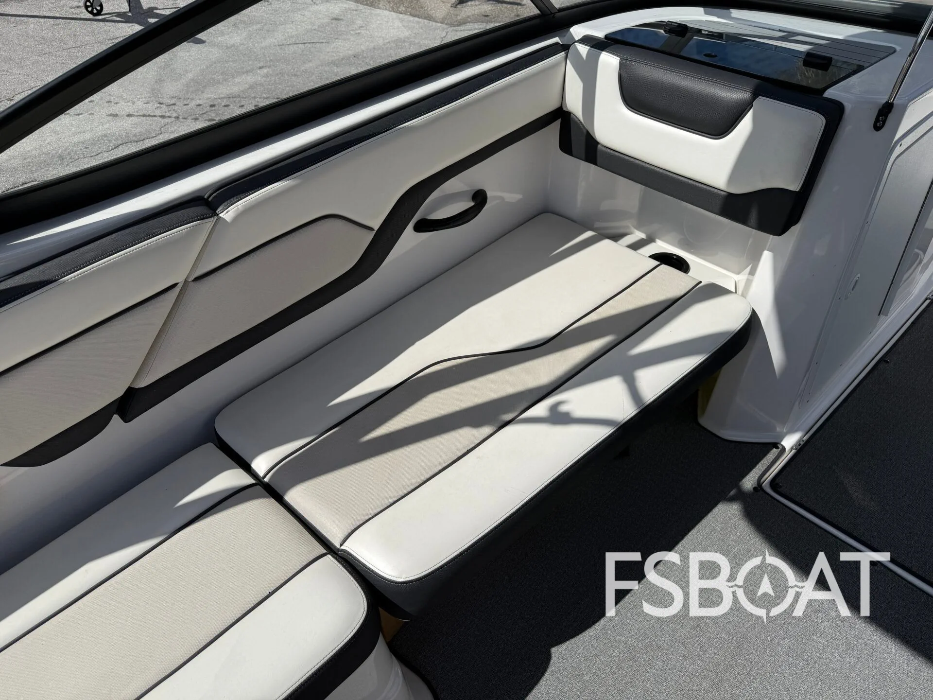 2019 Yamaha Boats 210AR - Media 9