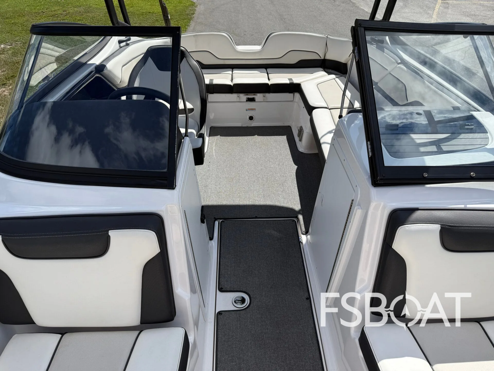 2019 Yamaha Boats 210AR - Media 21