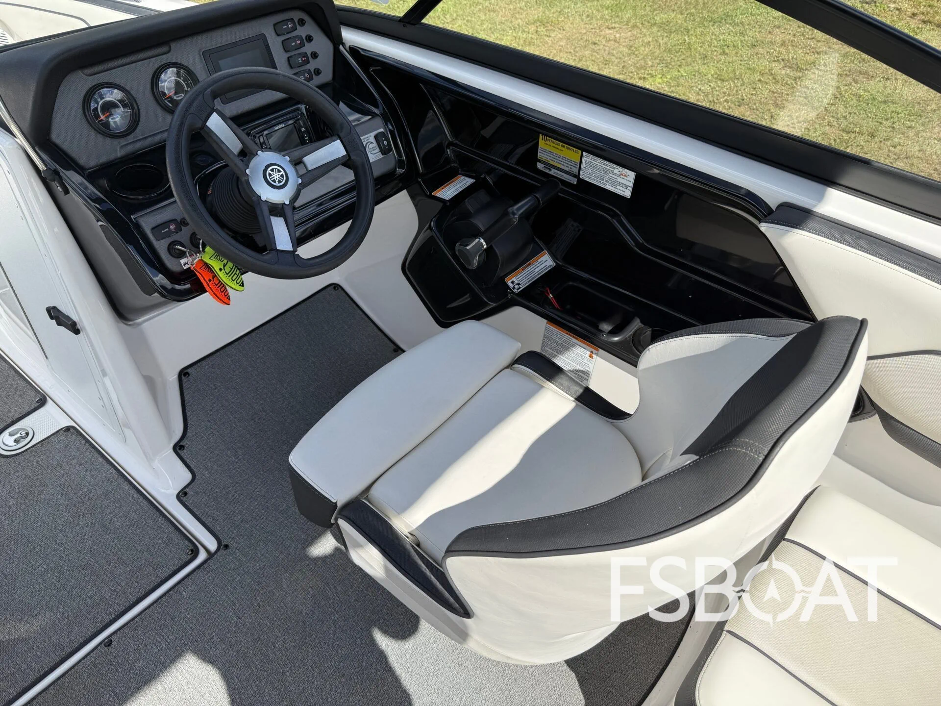 2019 Yamaha Boats 210AR - Media 8