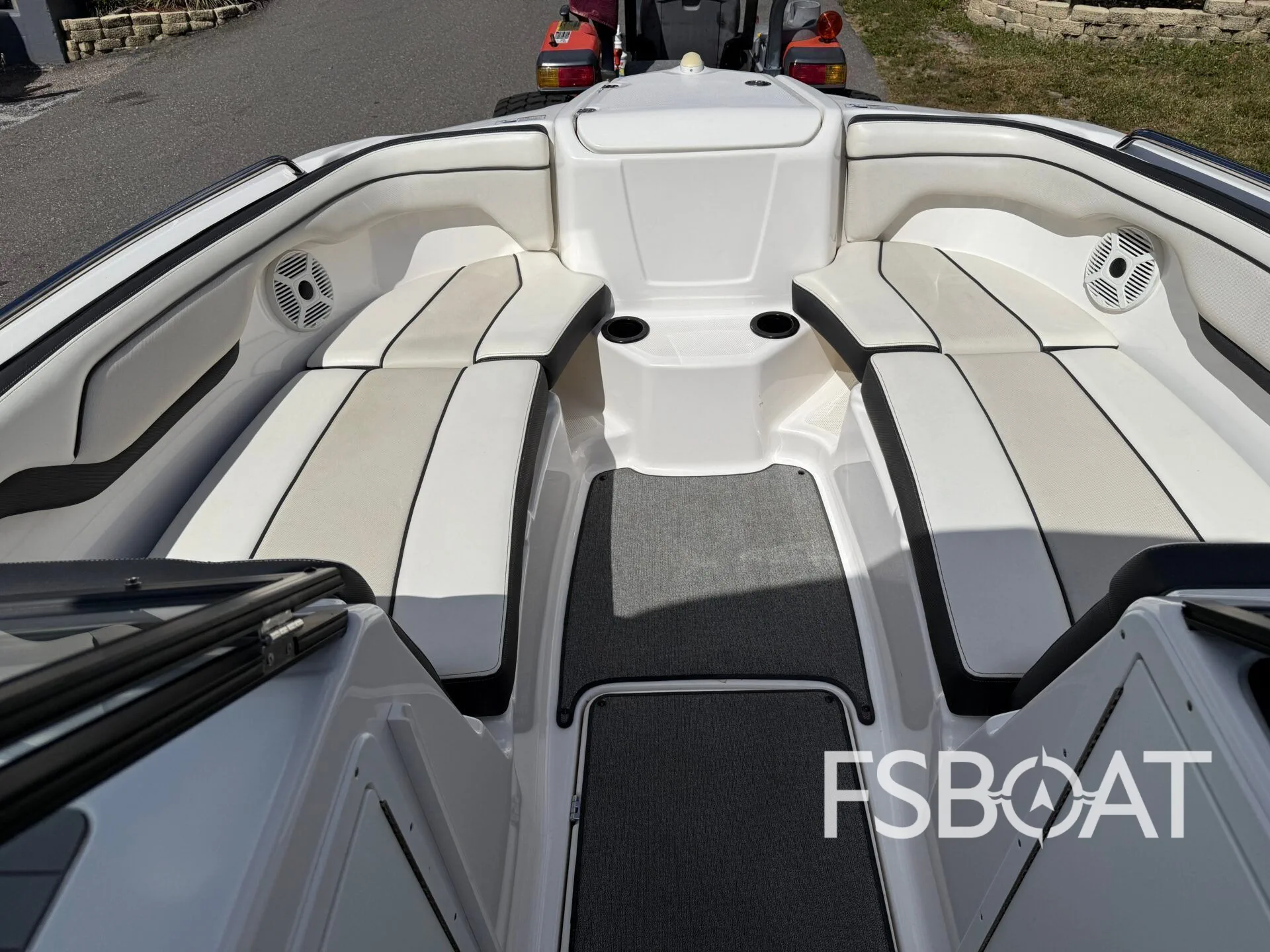 2019 Yamaha Boats 210AR - Media 18