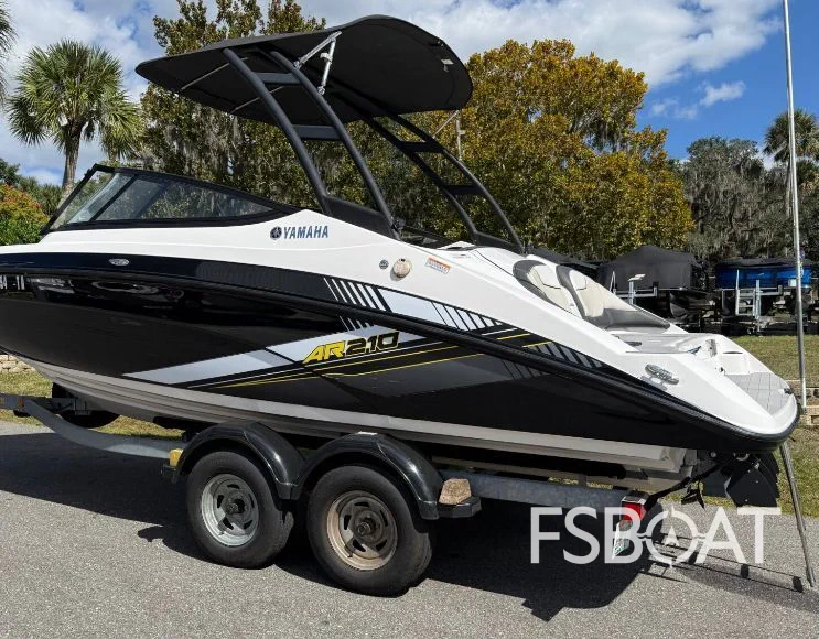 2019 Yamaha Boats 210AR - Media 16
