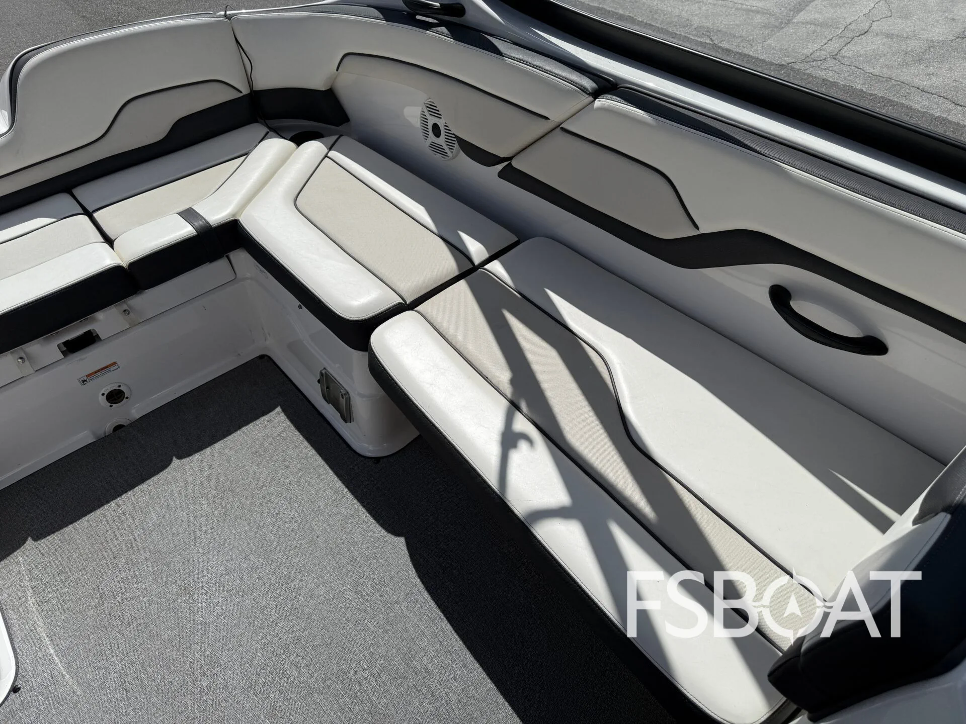 2019 Yamaha Boats 210AR - Media 6