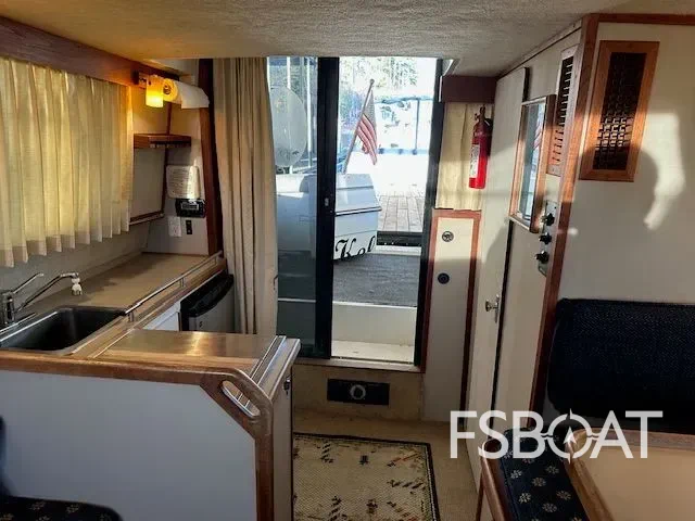 1987 Carver Voyager 28 - Media 12