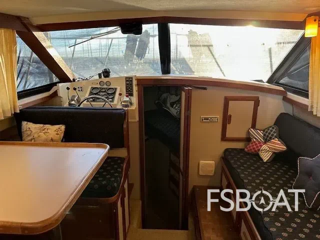 1987 Carver Voyager 28 - Media 11
