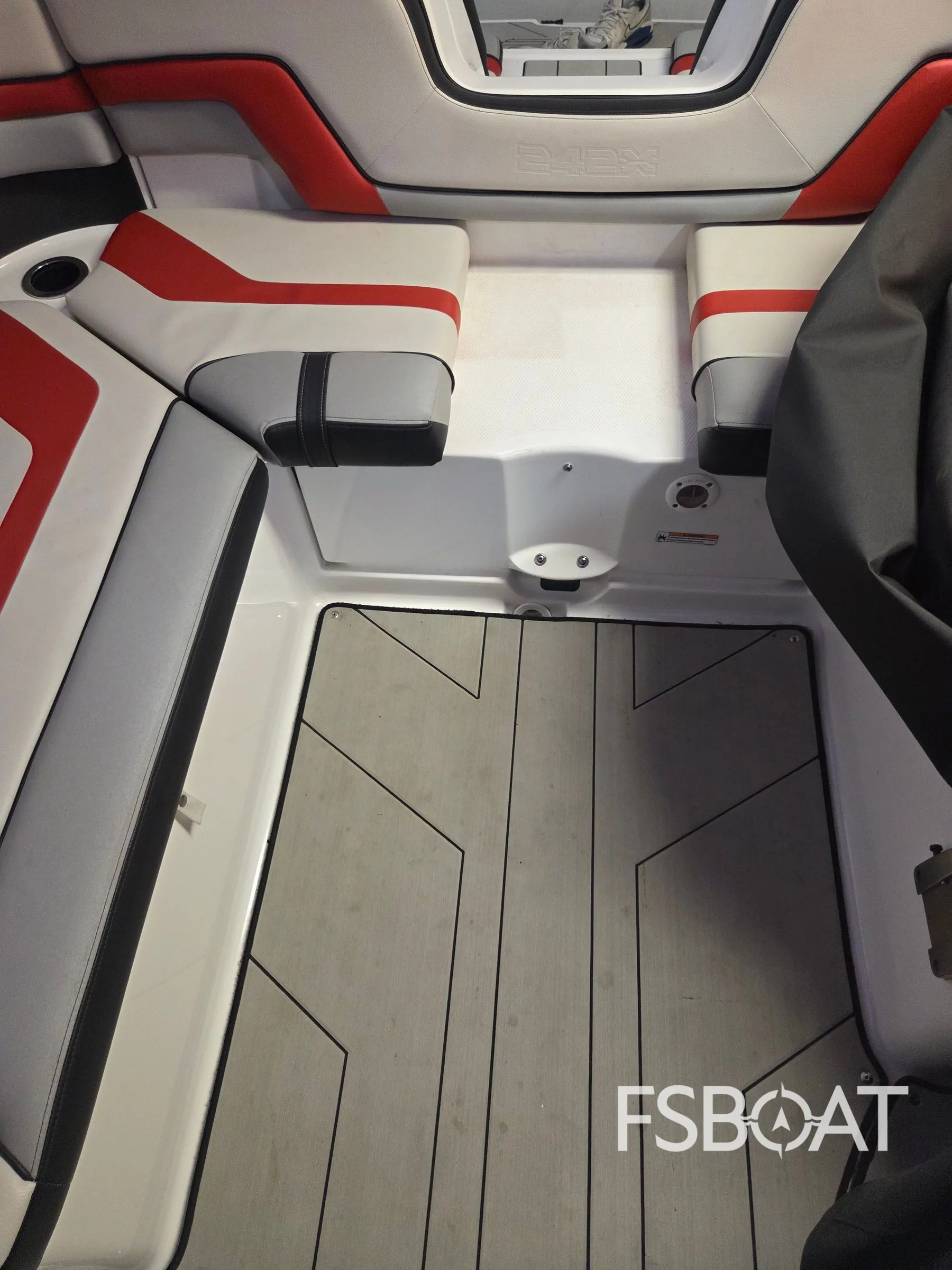 2020 Yamaha Boats 242X - Media 11