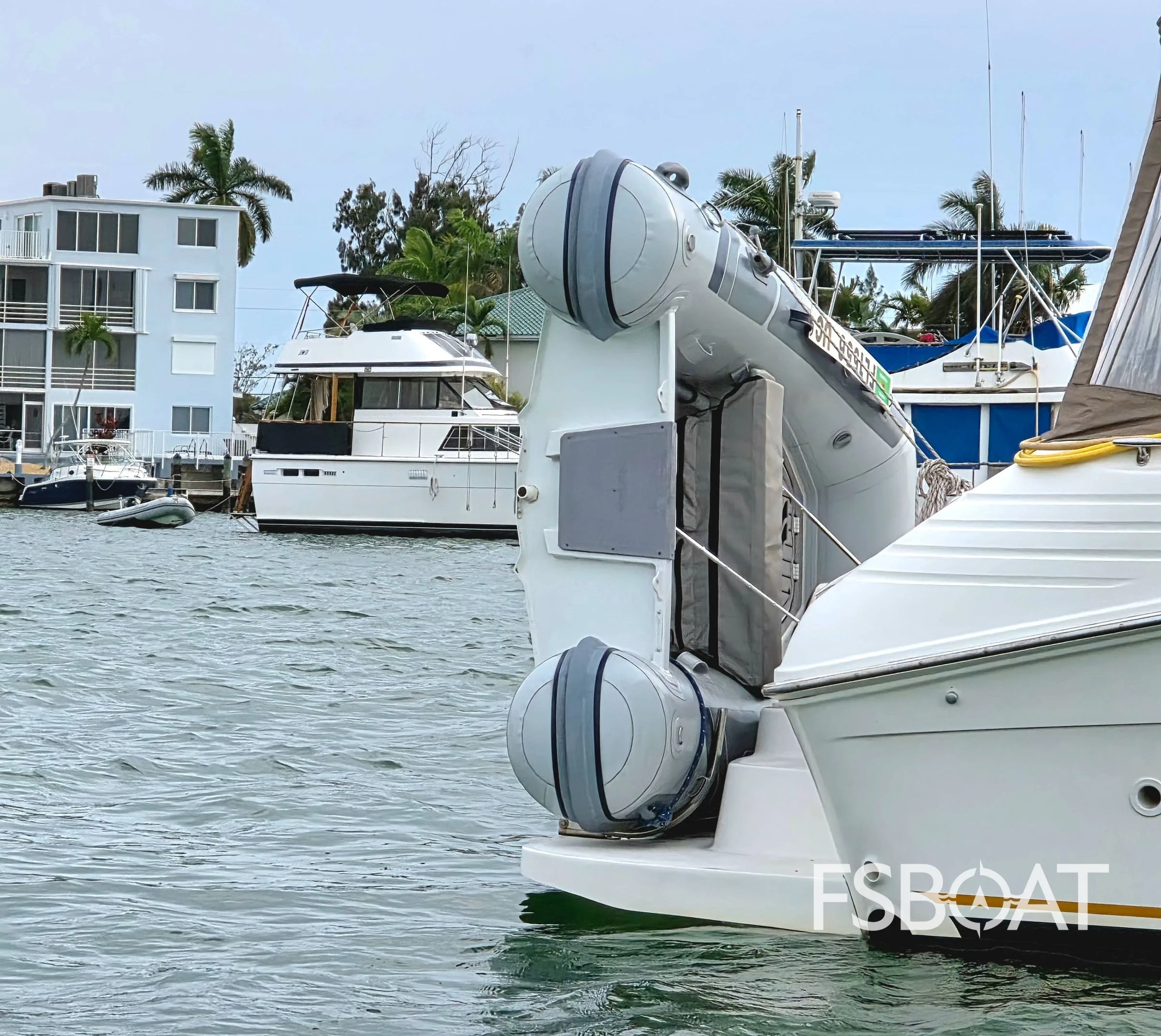 1998 Sea Ray 400 Express Cruiser - Media 9