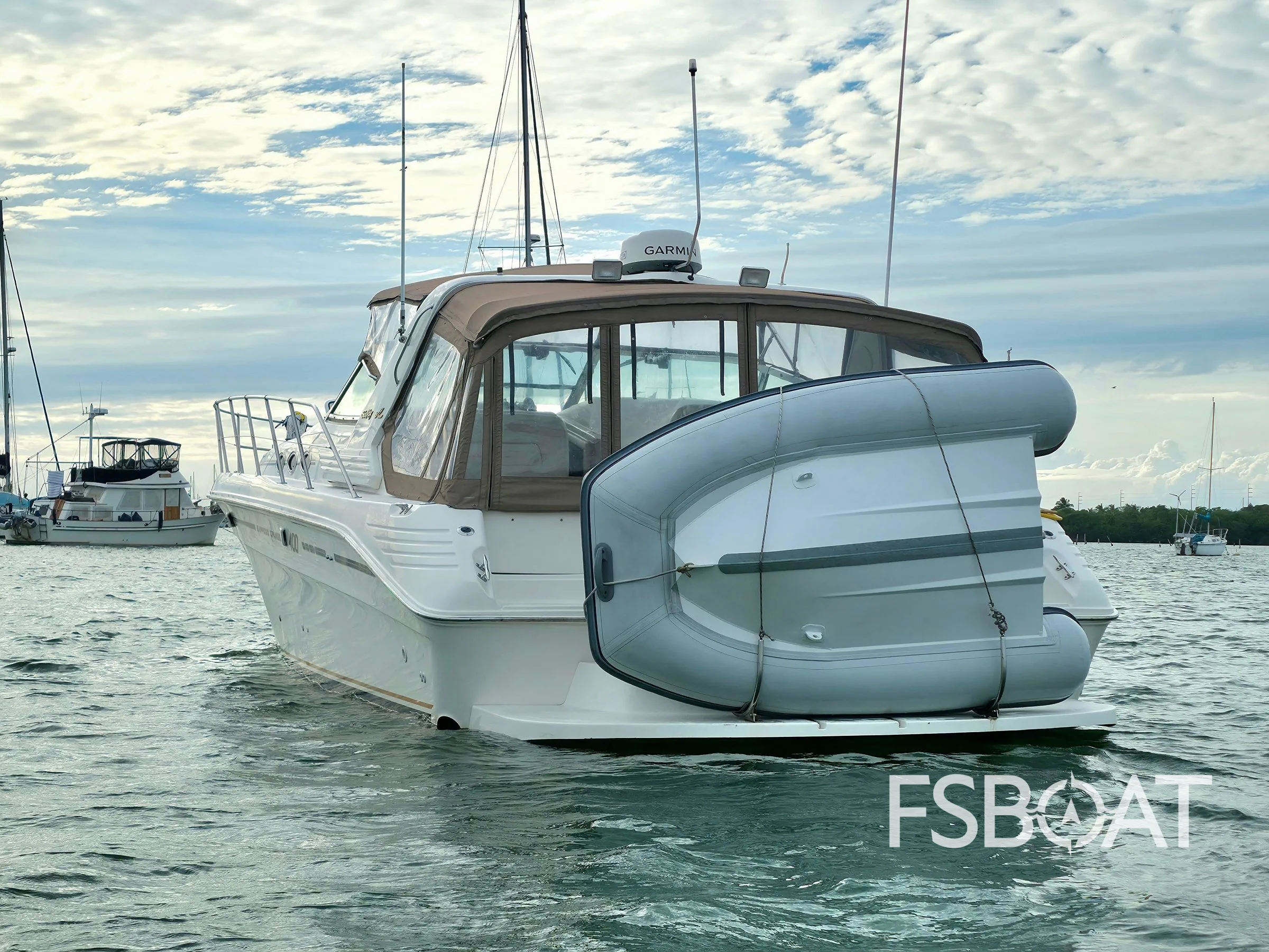 1998 Sea Ray 400 Express Cruiser - Media 4