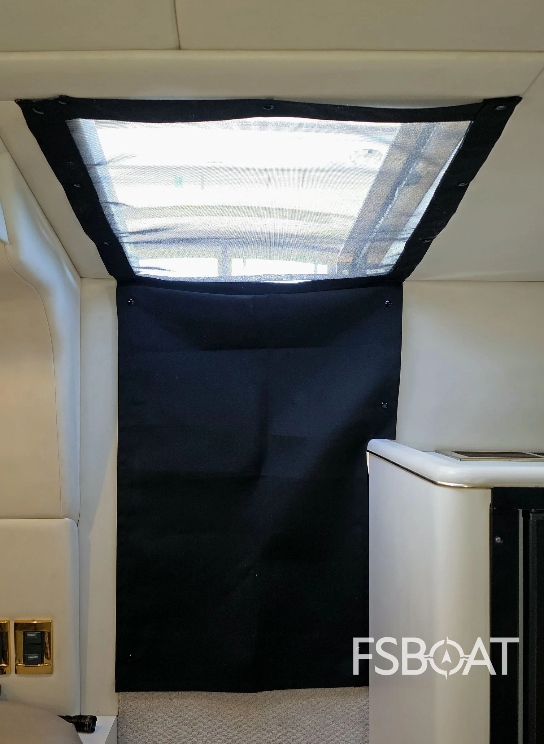 1998 Sea Ray 400 Express Cruiser - Media 22