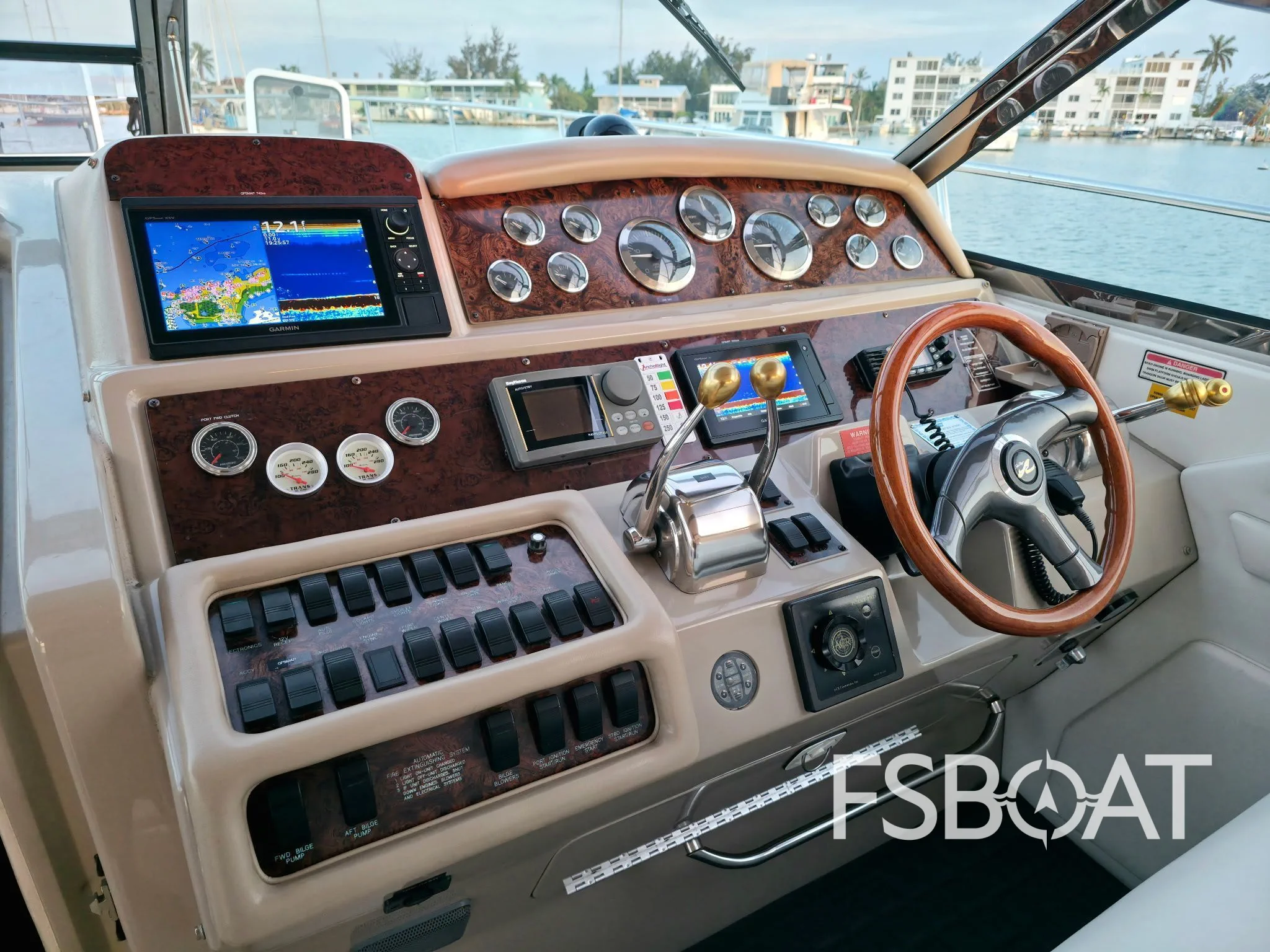 1998 Sea Ray 400 Express Cruiser - Media 15