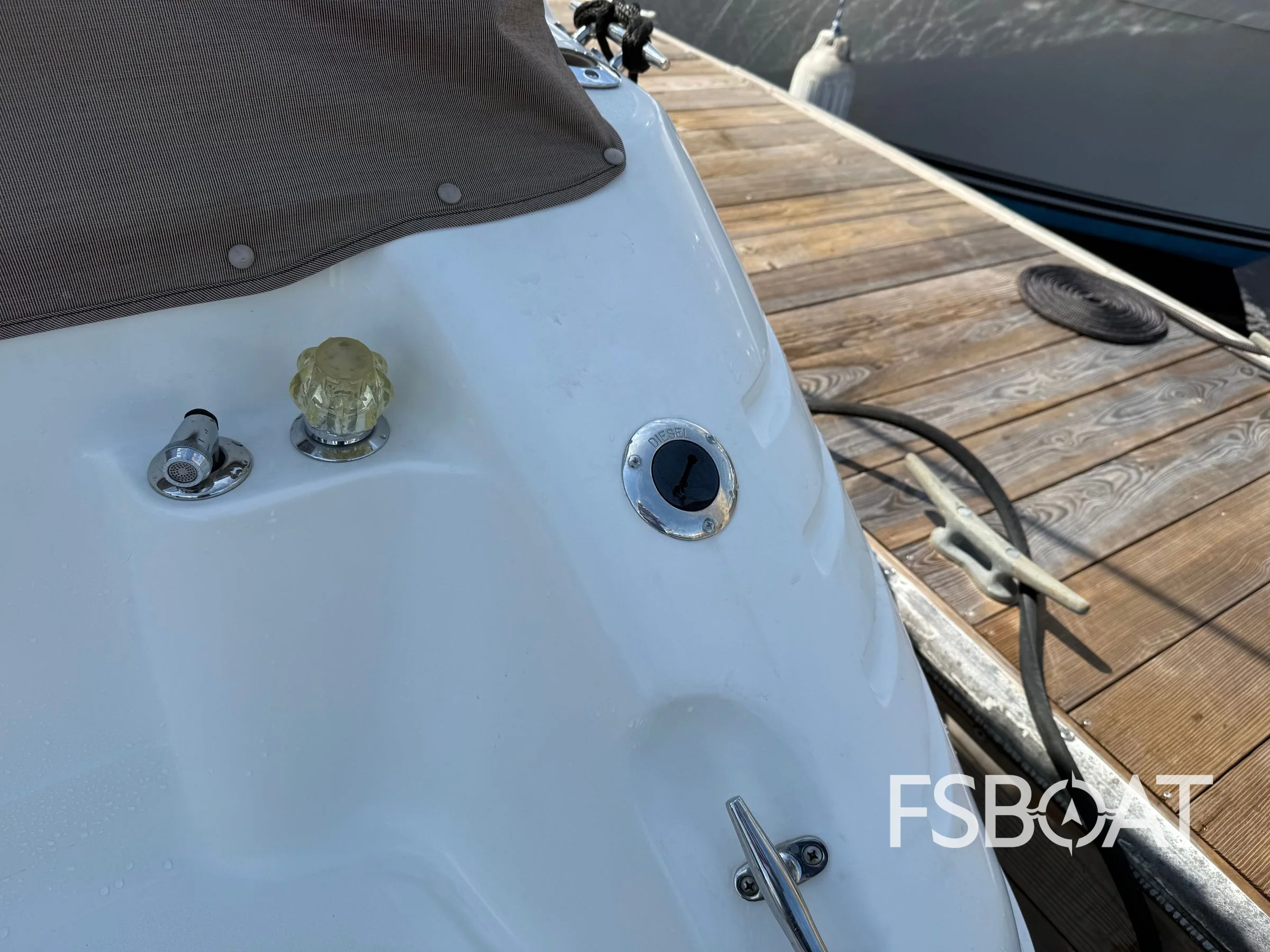 1998 Sea Ray 400 Express Cruiser - Media 8