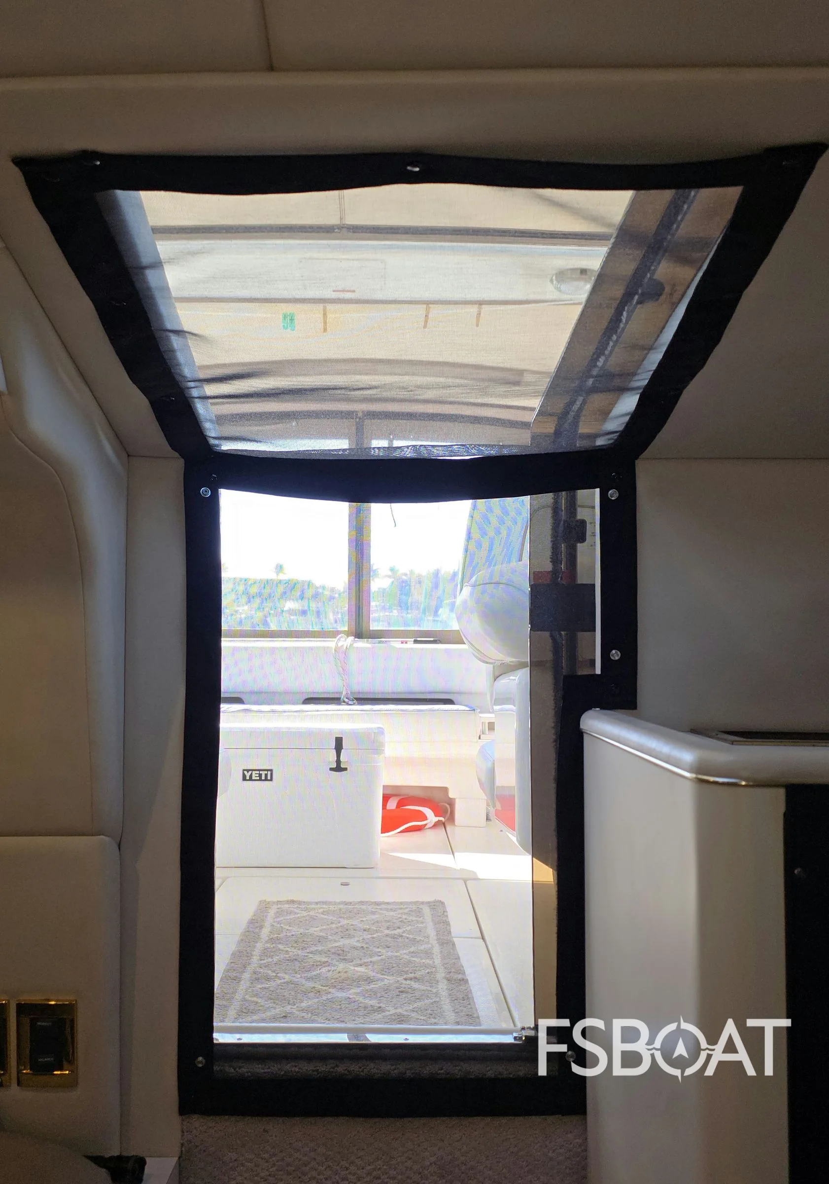1998 Sea Ray 400 Express Cruiser - Media 21