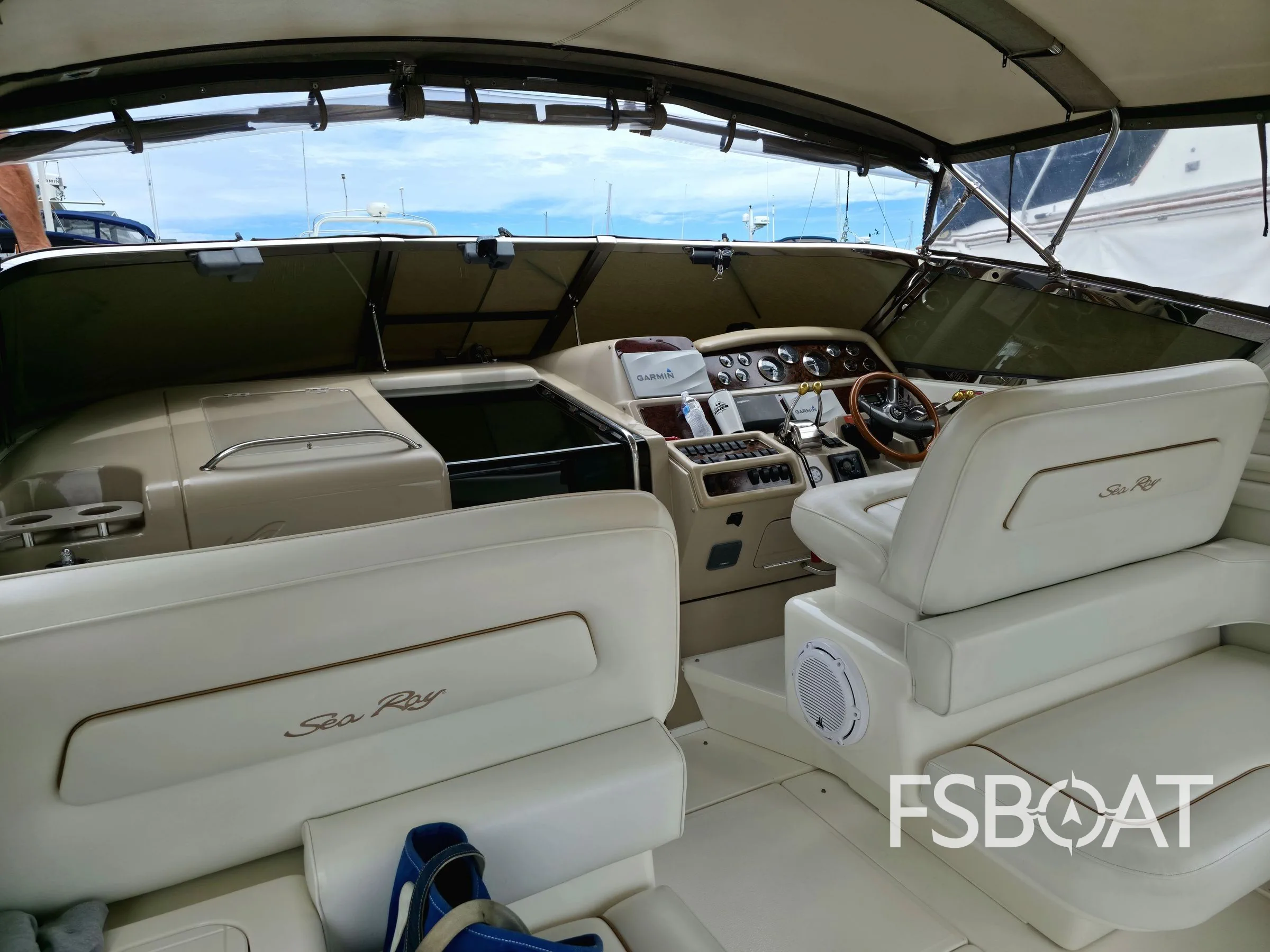 1998 Sea Ray 400 Express Cruiser - Media 14