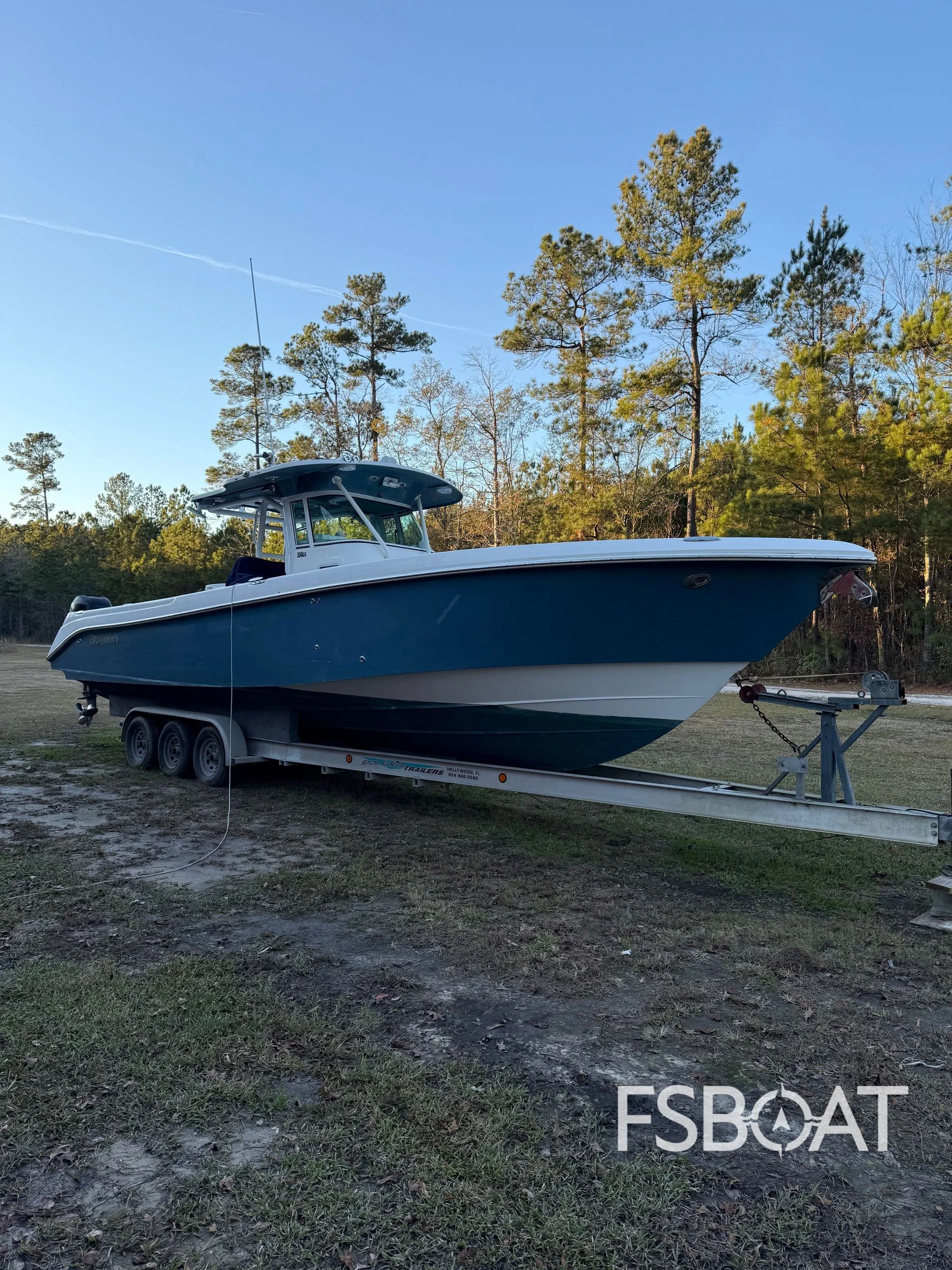 2007 Everglades 350 Center Console - Media 9