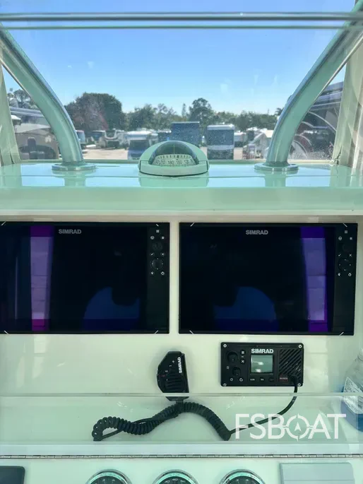 2018 SeaVee 320Z - Media 6