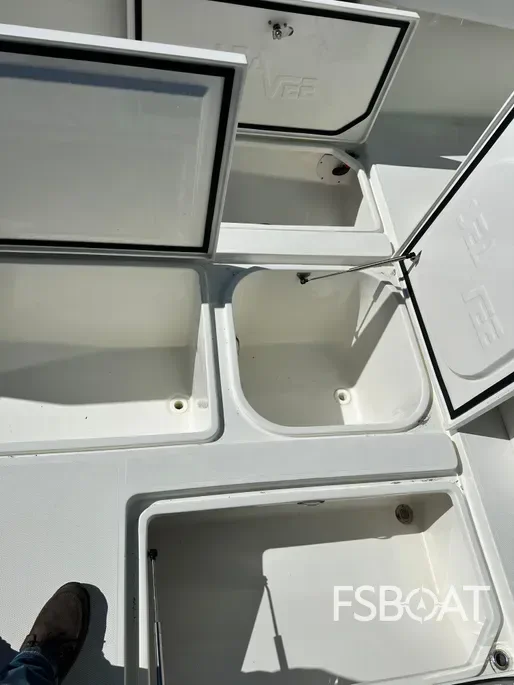 2018 SeaVee 320Z - Media 9