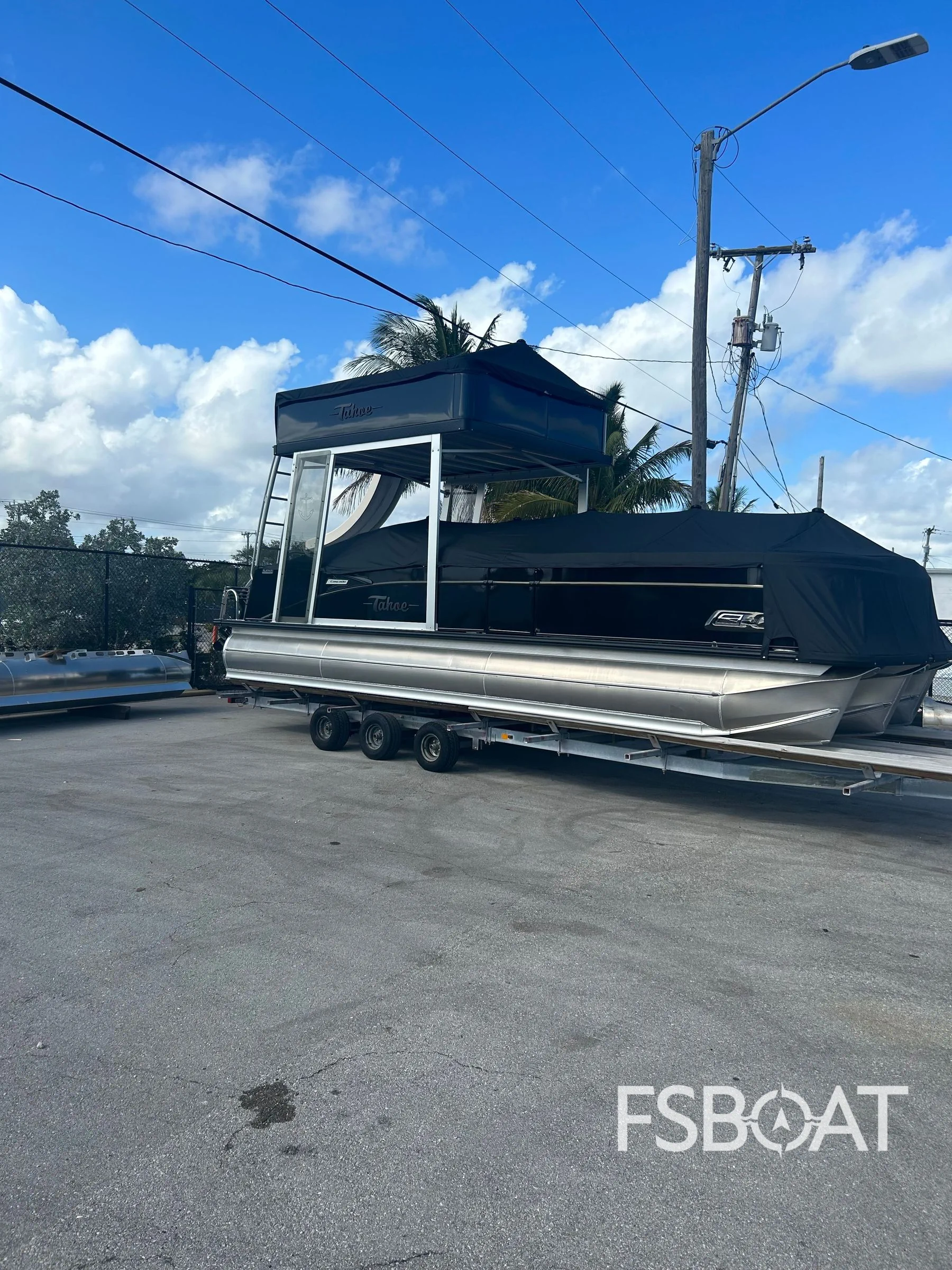 2023 Tahoe Pontoon Cascade Funship - Media 3
