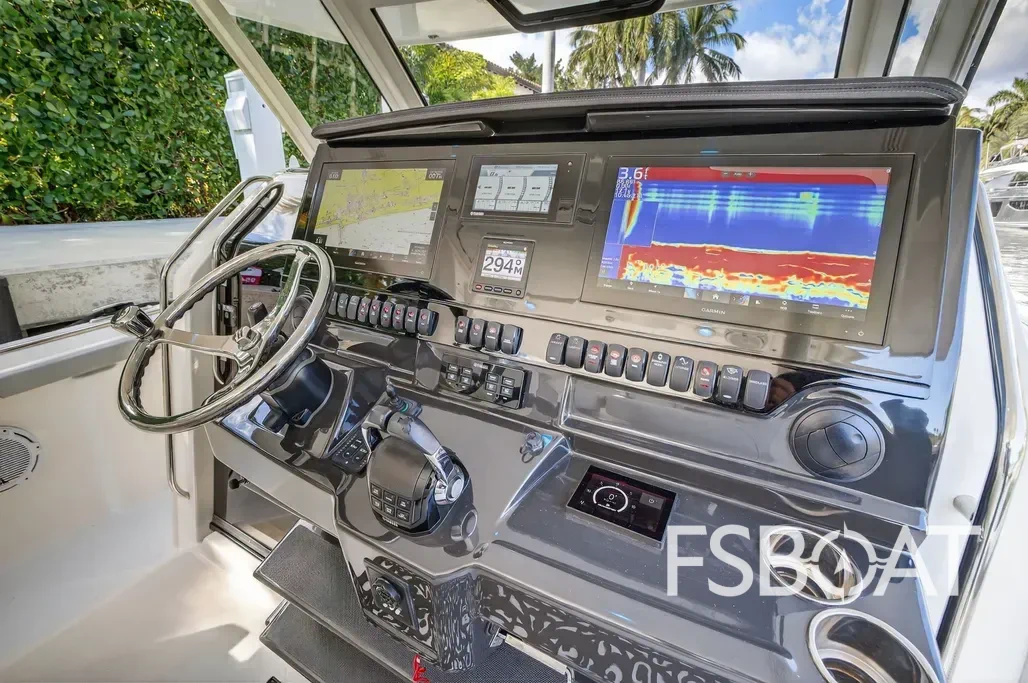 2020 Pursuit S 408 Sport - Media 11