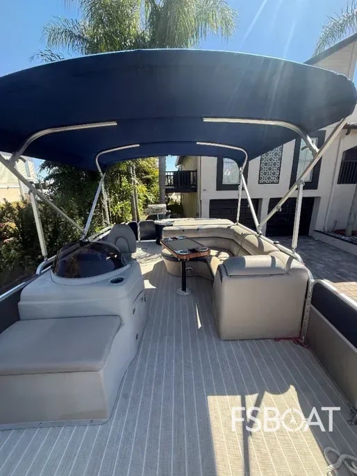 2013 Berkshire 230E STS - Media 3
