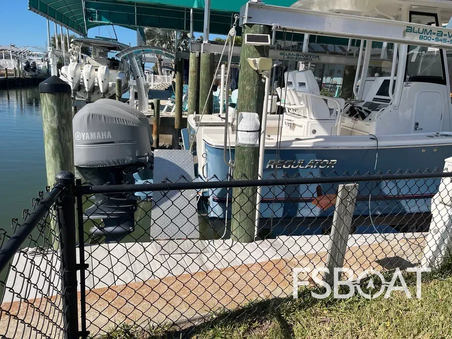 2020 Regulator Center Console - Media 7