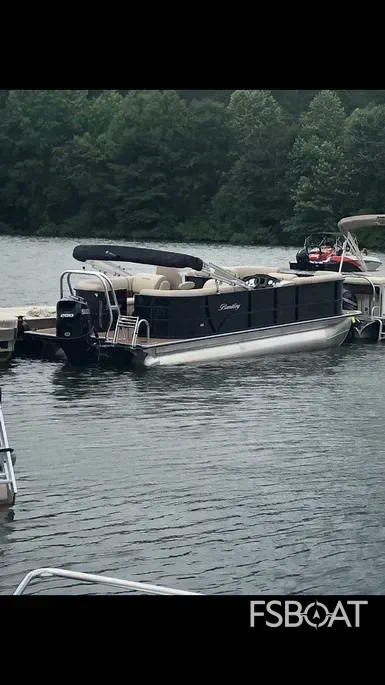 2022 Bentley Pontoons 223 LEGACY NAVIGATOR - Media 3