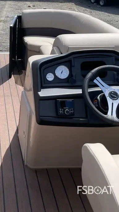 2022 Bentley Pontoons 223 LEGACY NAVIGATOR - Media 4