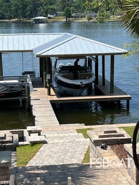 2023 Sea Ray SLX 310 Outboard - Media 2
