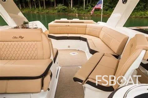 2023 Sea Ray SLX 310 Outboard - Media 12