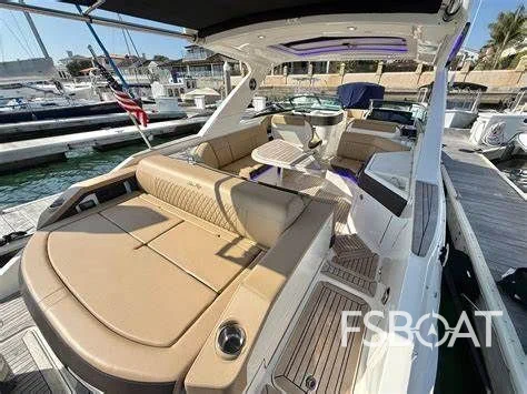 2023 Sea Ray SLX 310 Outboard - Media 6