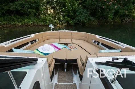 2023 Sea Ray SLX 310 Outboard - Media 10