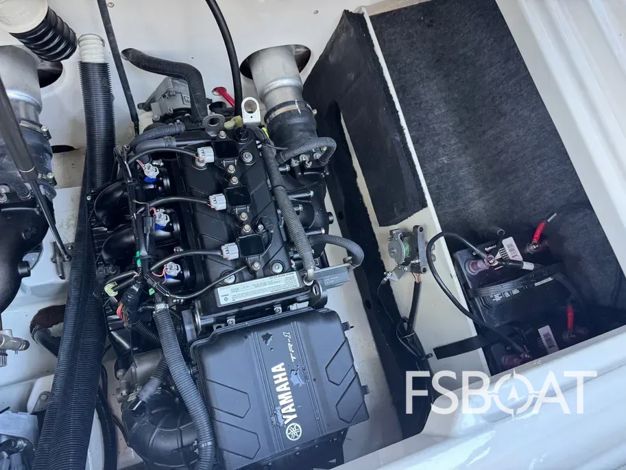 2023 Yamaha Boats AR220 - Media 23
